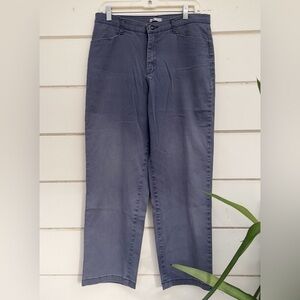 Lee “at the‎ waist” Grey Chinos, Size 12 Short